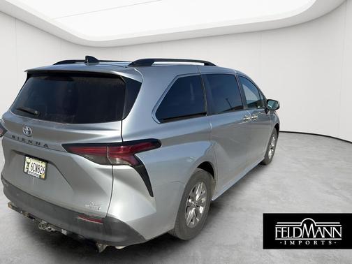2021 Toyota Sienna XLE 7 Passenger