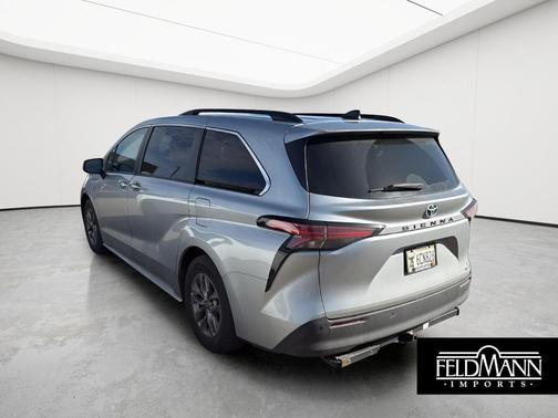 2021 Toyota Sienna XLE 7 Passenger