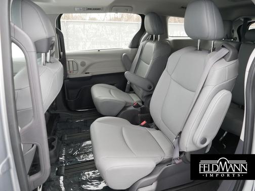 2021 Toyota Sienna XLE 7 Passenger