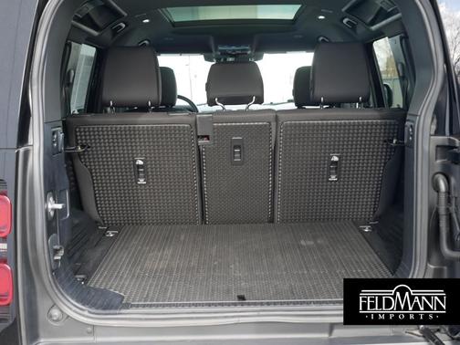 2025 Land Rover Defender 110 P300