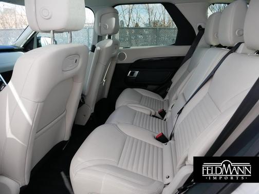 2025 Land Rover Discovery P300 S