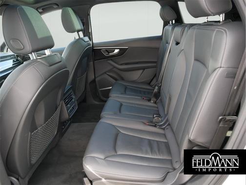 2025 Audi Q7 55 Premium Plus