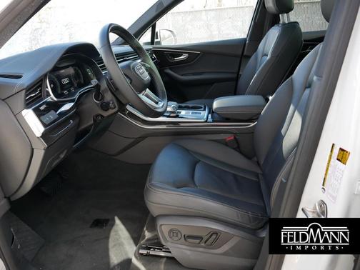 2025 Audi Q7 55 Premium Plus