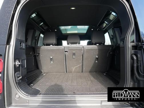 2025 Land Rover Defender 110 P300