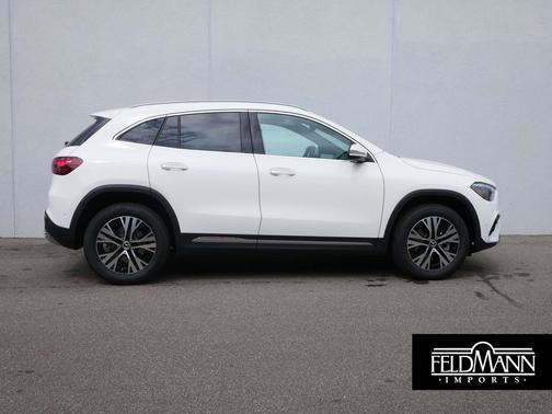 Polar White 2025 Mercedes-Benz GLA 250 4MATIC