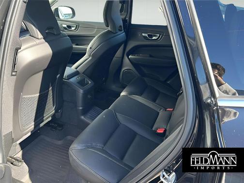 2023 Volvo XC60 Recharge Plug-In Hybrid T8 Ultimate Bright Theme