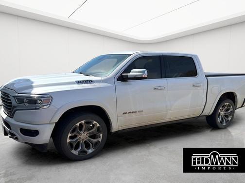 Ivory White Tri-Coat Pearlcoat 2019 RAM 1500 Longhorn