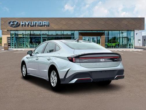 Aero Silver 2026 Hyundai SONATA SE