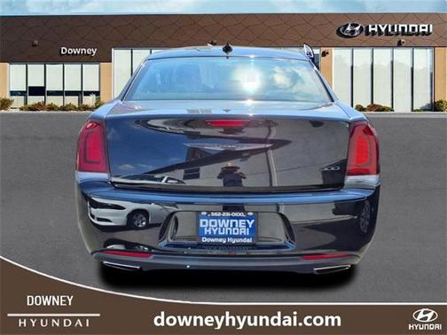 2022 Chrysler 300 Touring