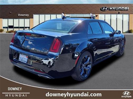 2023 Chrysler 300 S