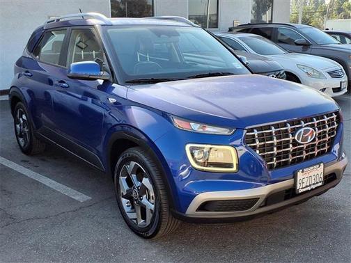 2023 Hyundai VENUE Limited