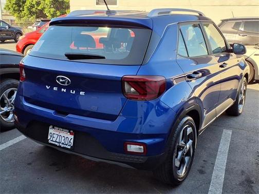 2023 Hyundai VENUE Limited