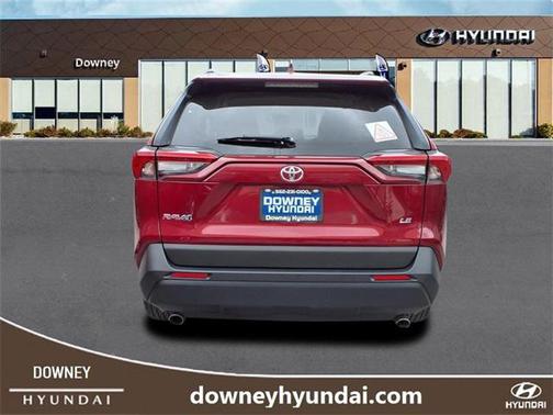 2020 Toyota RAV4 LE