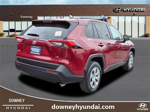 2020 Toyota RAV4 LE
