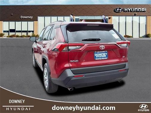 2020 Toyota RAV4 LE