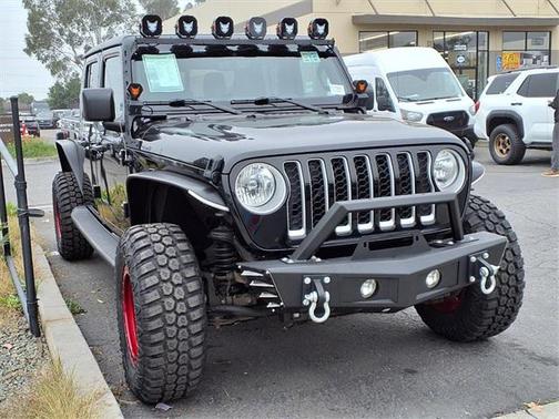 2023 Jeep Gladiator Overland