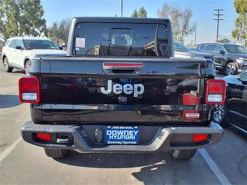 2023 Jeep Gladiator Overland