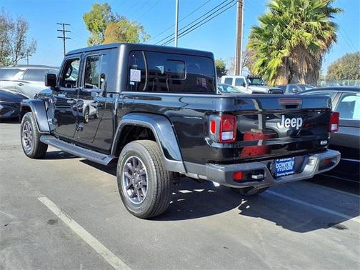 2023 Jeep Gladiator Overland