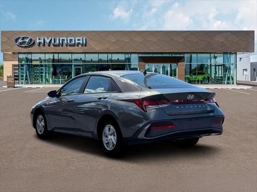 Amazon Gray 2026 Hyundai ELANTRA SE