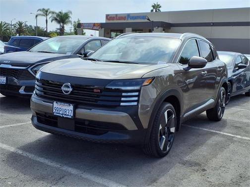 2025 Nissan Kicks SR