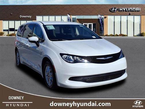 2023 Chrysler Voyager LX