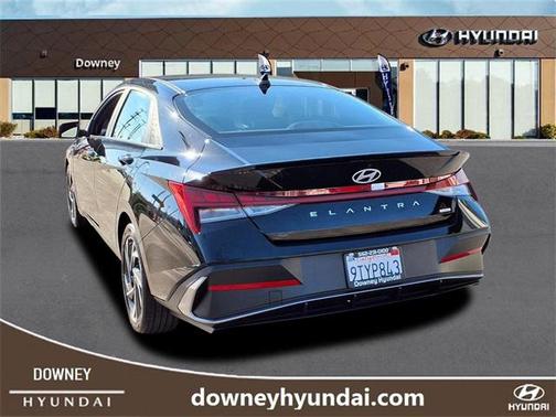 2025 Hyundai ELANTRA HEV SEL Sport