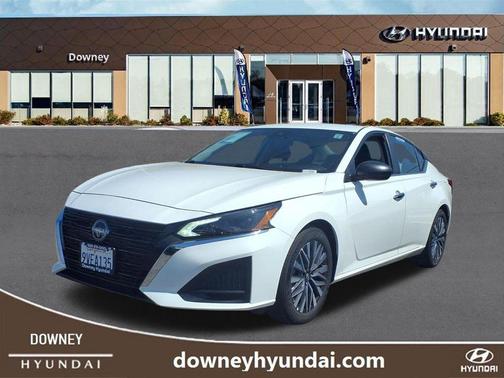 Glacier White 2025 Nissan Altima 2.5 SV