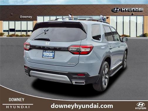 2023 Honda Pilot Touring 8-Passenger