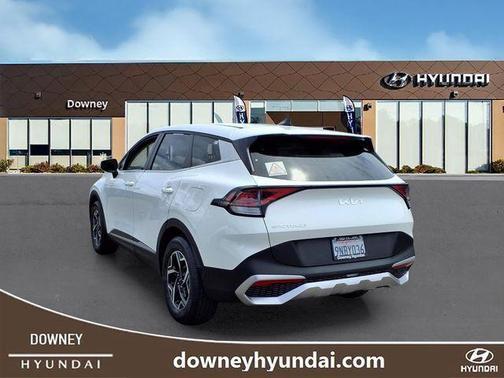 Snow White Pearl 2024 Kia Sportage LX