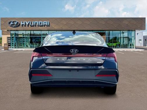 Abyss Black 2026 Hyundai ELANTRA HEV SEL Sport