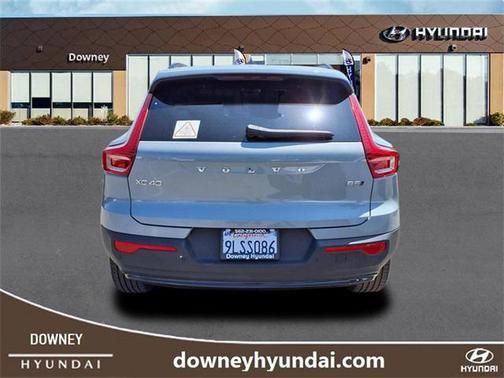 2024 Volvo XC40 B5 Core Bright Theme