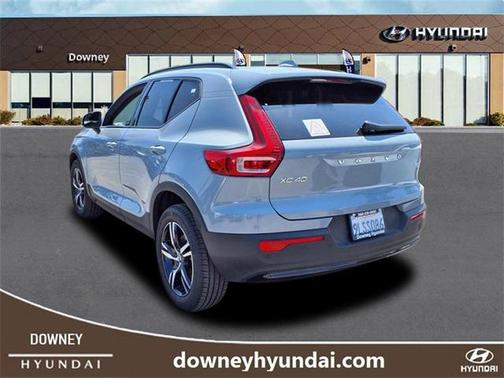 2024 Volvo XC40 B5 Core Bright Theme