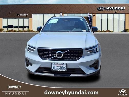 2024 Volvo XC40 B5 Core Bright Theme