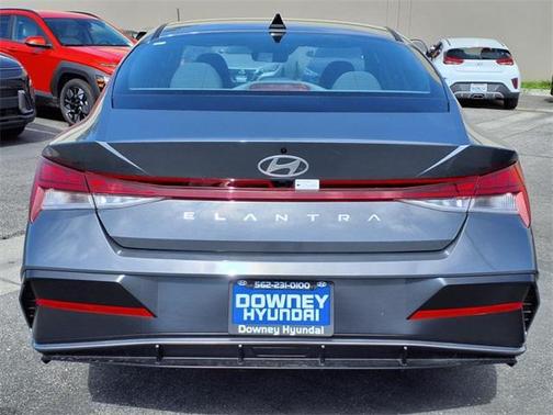 2025 Hyundai ELANTRA SEL