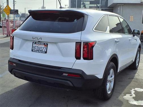 2023 Kia Sorento LX