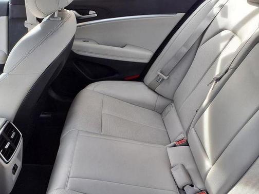 2025 Genesis G70 2.5T AWD