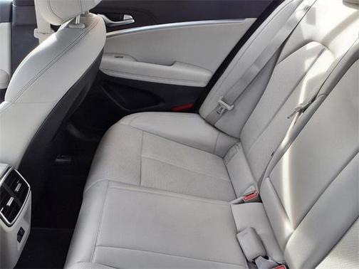 2025 Genesis G70 2.5T AWD