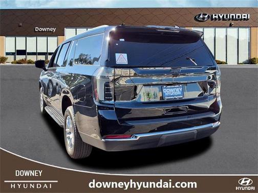 2025 Chevrolet Suburban LT