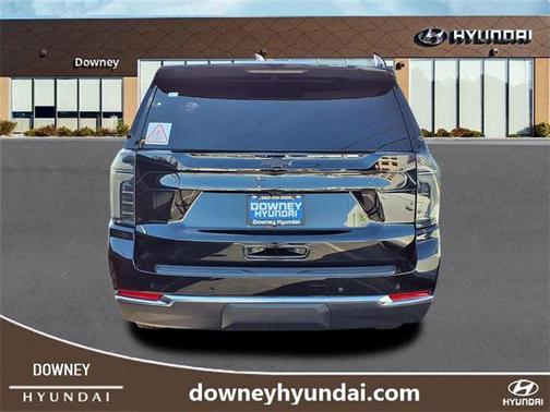 2025 Chevrolet Suburban LT