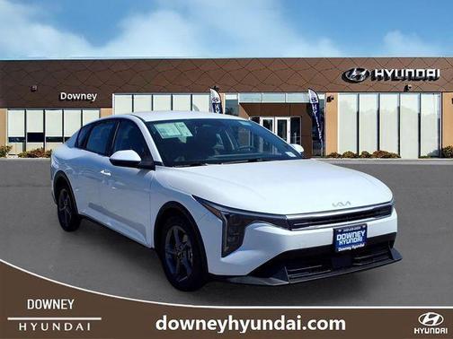 Snow White Pearl 2025 Kia K4 LXS