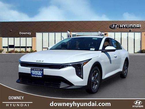 Snow White Pearl 2025 Kia K4 LXS