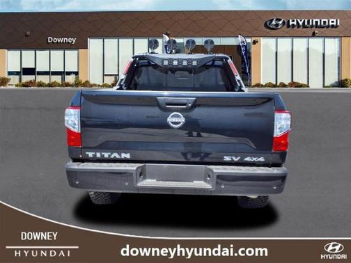 2023 Nissan Titan SV