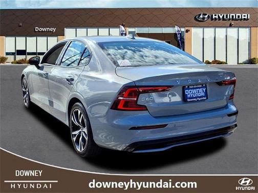 2024 Volvo S60 B5 Core Dark Theme
