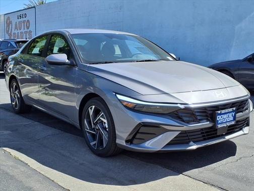 2025 Hyundai ELANTRA SEL