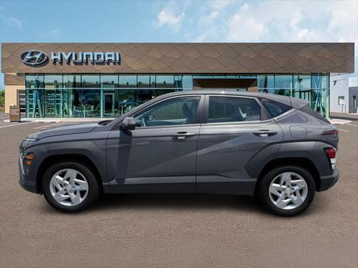 Ecotronic Gray Pearl 2027 Hyundai KONA SE