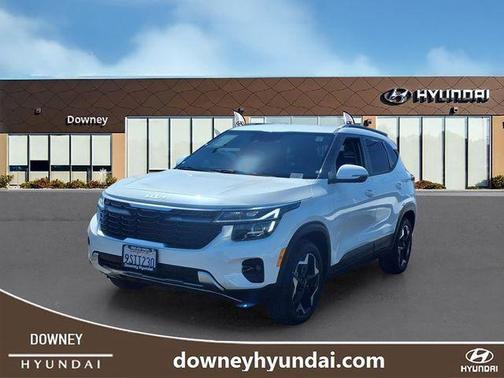 Snow White Pearl 2025 Kia Seltos S