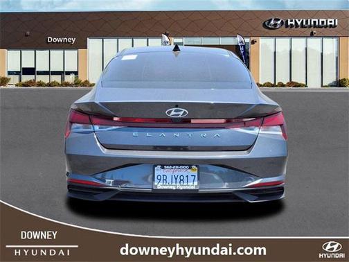 2022 Hyundai ELANTRA SE