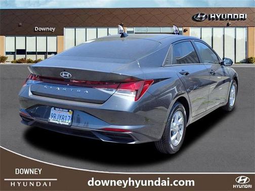 2022 Hyundai ELANTRA SE