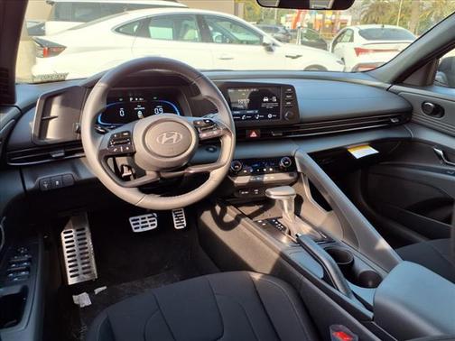 2025 Hyundai ELANTRA SEL