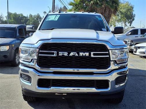 2022 RAM 2500 Tradesman Crew Cab 4x4 6'4' Box